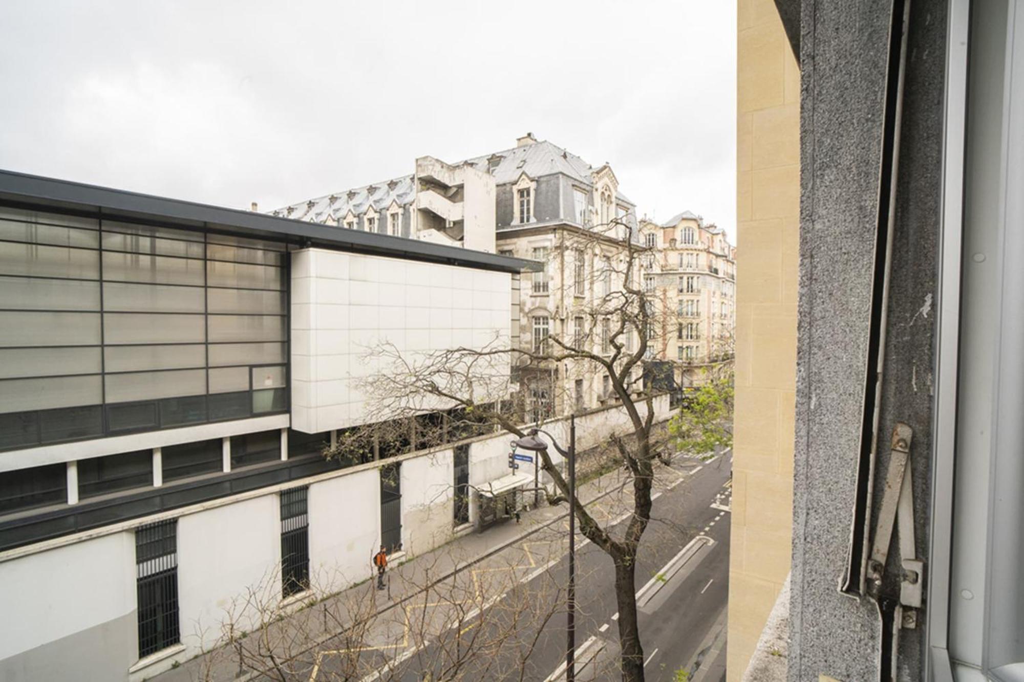 Spacious Studio In The Heart Of Appartamento Parigi